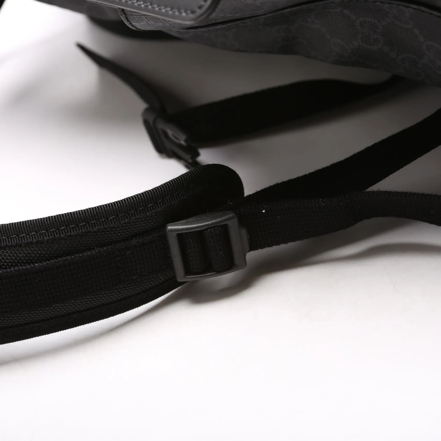 495563 GG Supreme Backpack Black