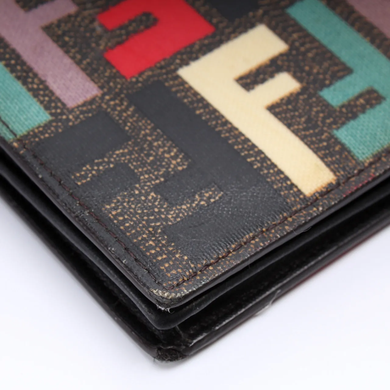8M0219 Chain Wallet Multicolor