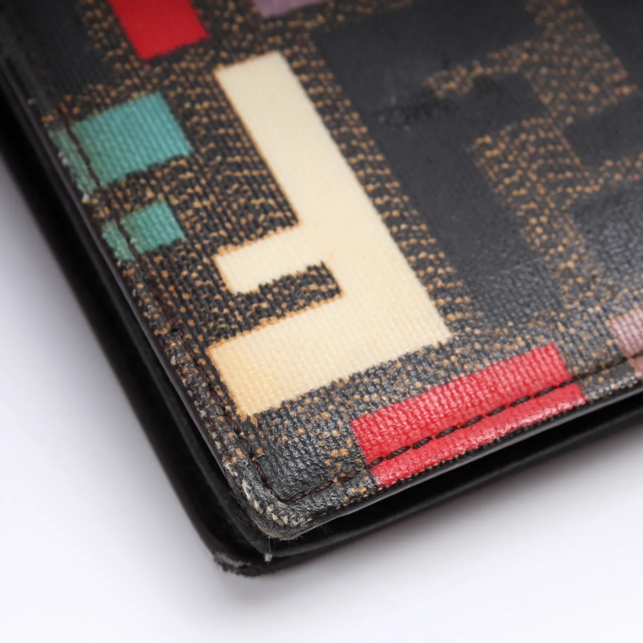 8M0219 Chain Wallet Multicolor