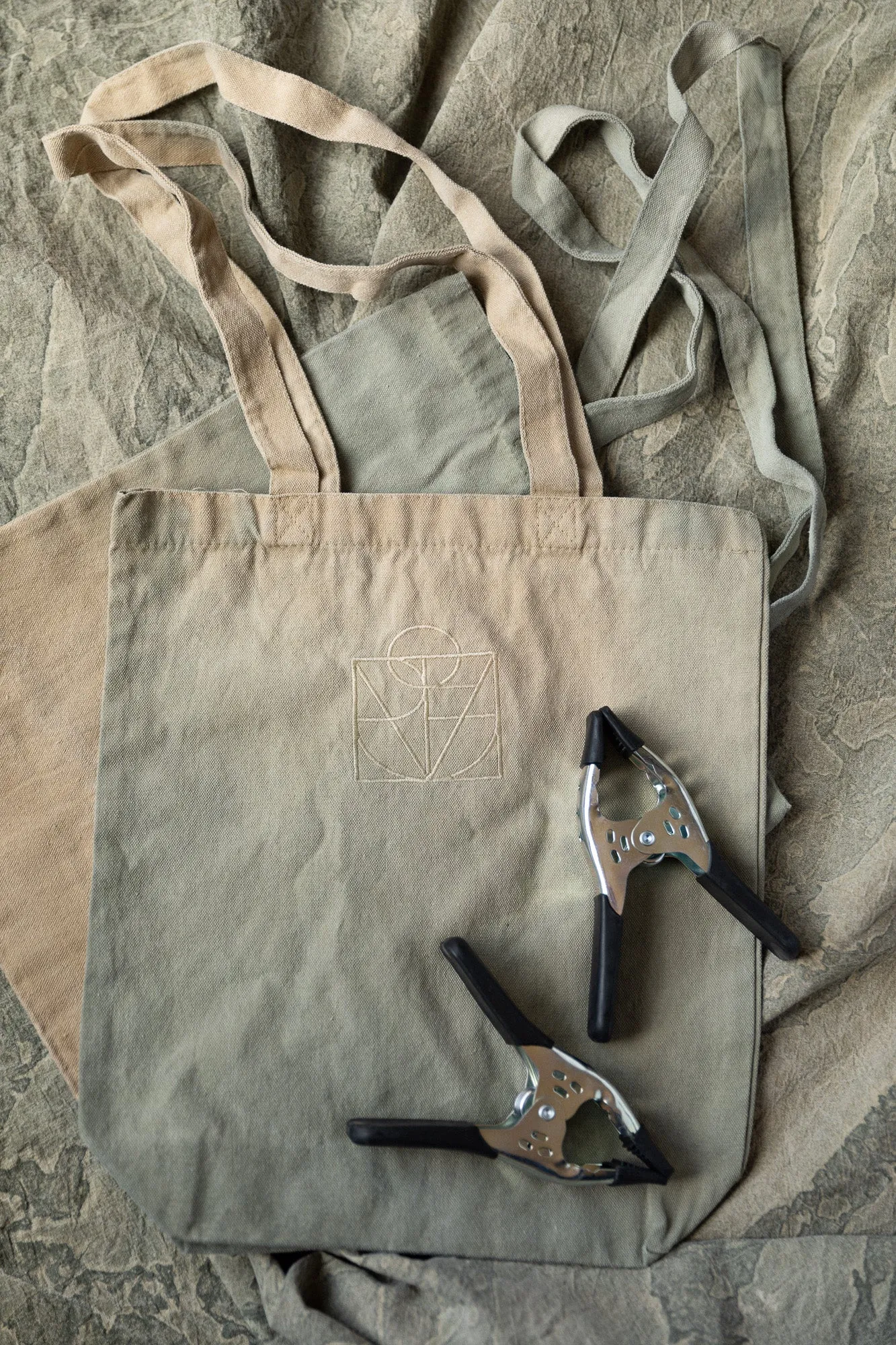 Circus Sycamore- 5'x7' Weathered Backdrop in a Bag