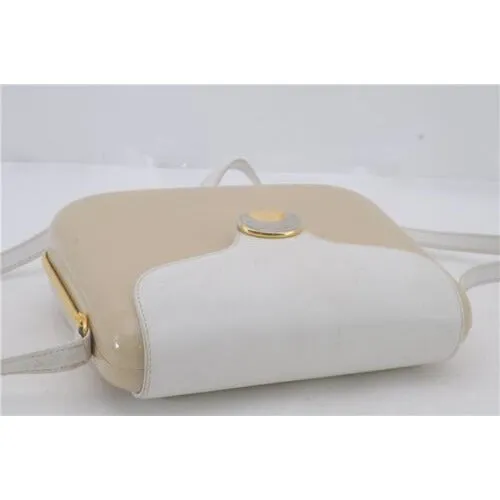 Vintage Gucci beige Lucite boxy, hard, clam shell style cross body/shoulder purse with a white leather flap top and gold horse-bit accents