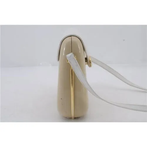 Vintage Gucci beige Lucite boxy, hard, clam shell style cross body/shoulder purse with a white leather flap top and gold horse-bit accents